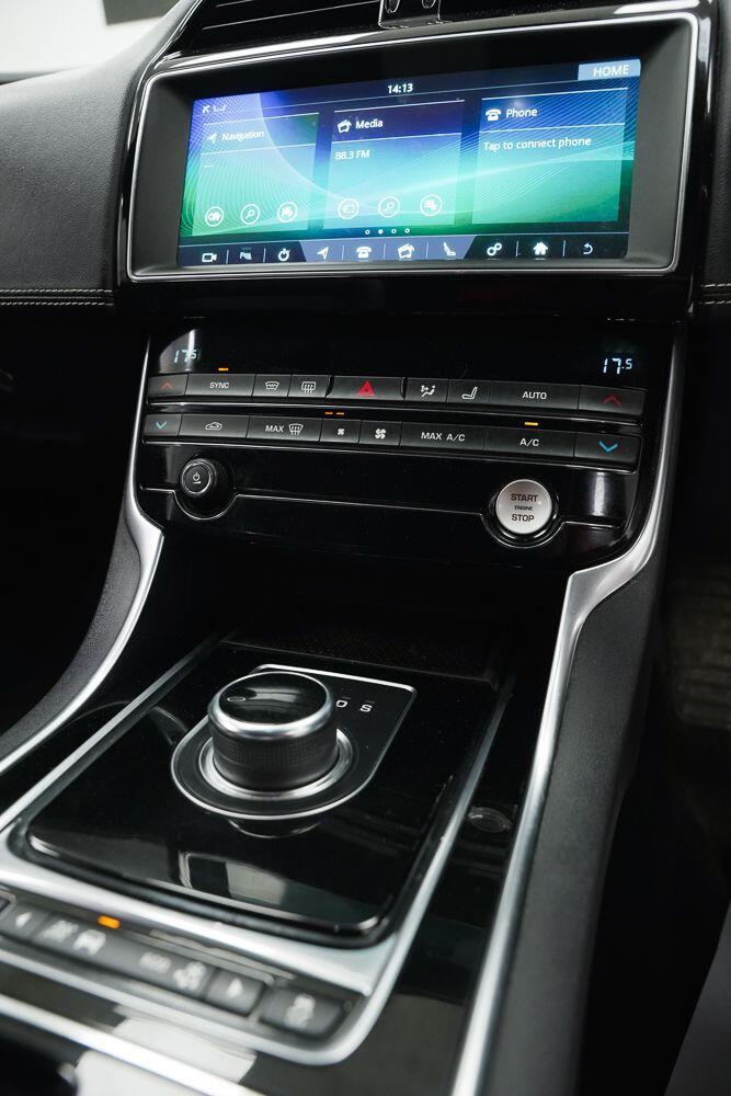 Used Jaguar XE 2018 for sale - 78019826: Photo 22