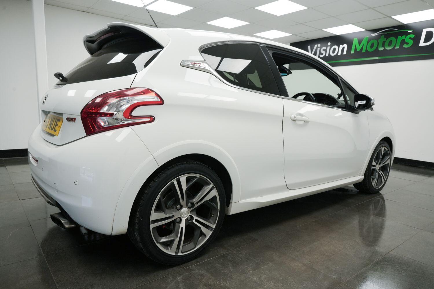 Used Peugeot 208 2014 for sale - 76361271: Photo 5