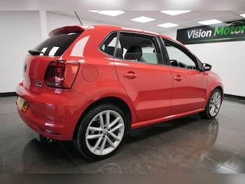 Used Volkswagen Polo 2015 for sale - 76409598: Photo
