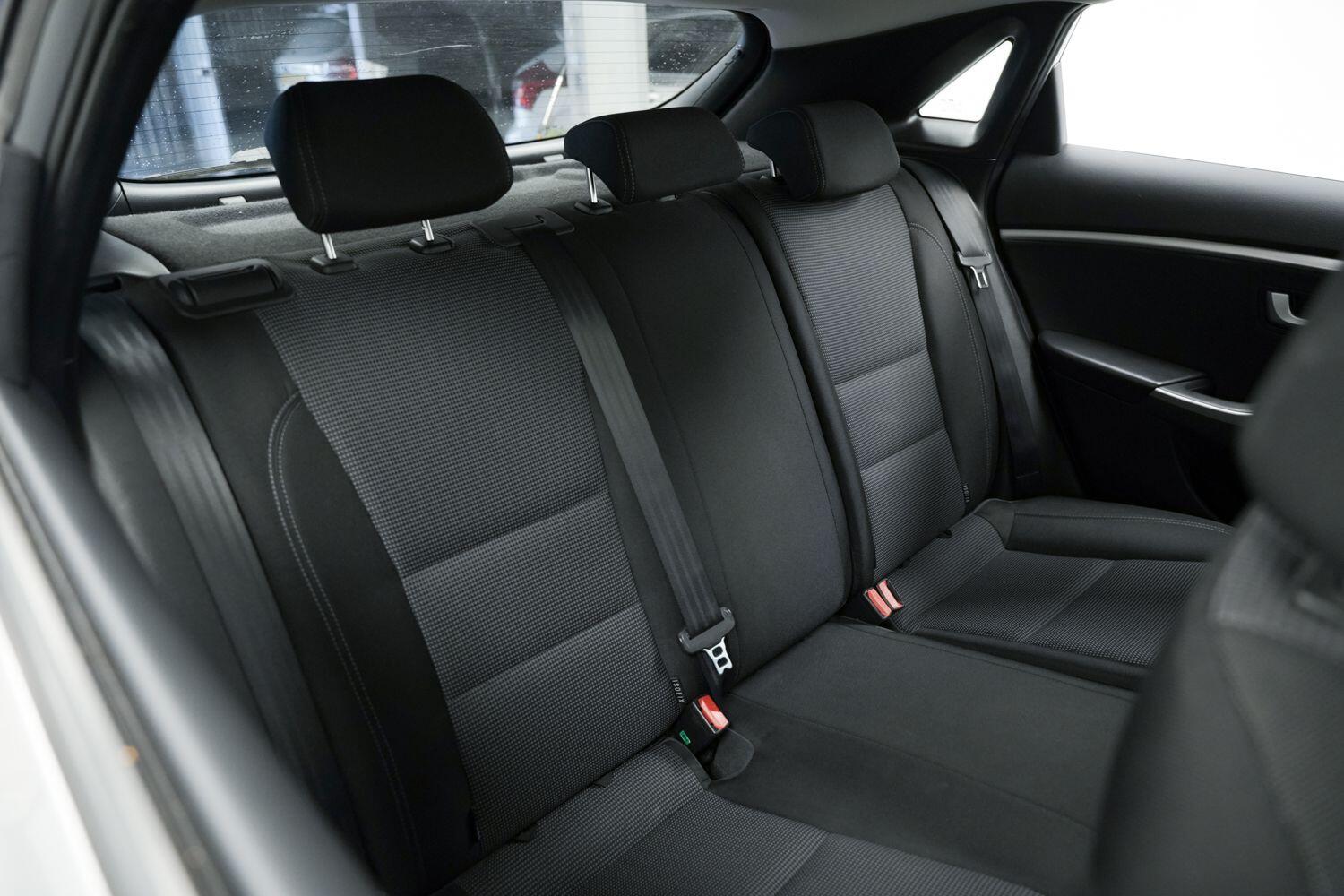 Used Hyundai i30 2015 for sale - 76409378: Photo 14