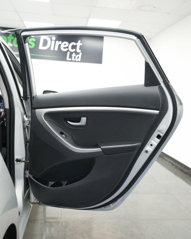 Used Hyundai i30 2015 for sale - 76409378: Photo 18