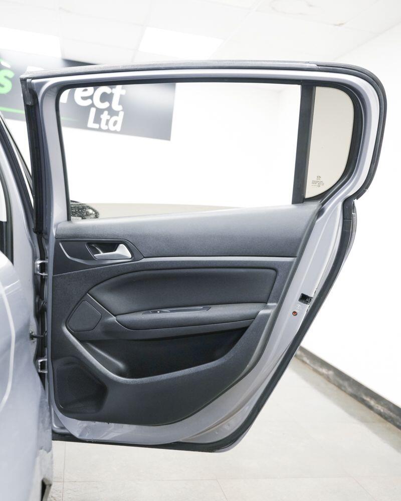 Used Peugeot 308 2017 for sale - 78101503: Photo 17