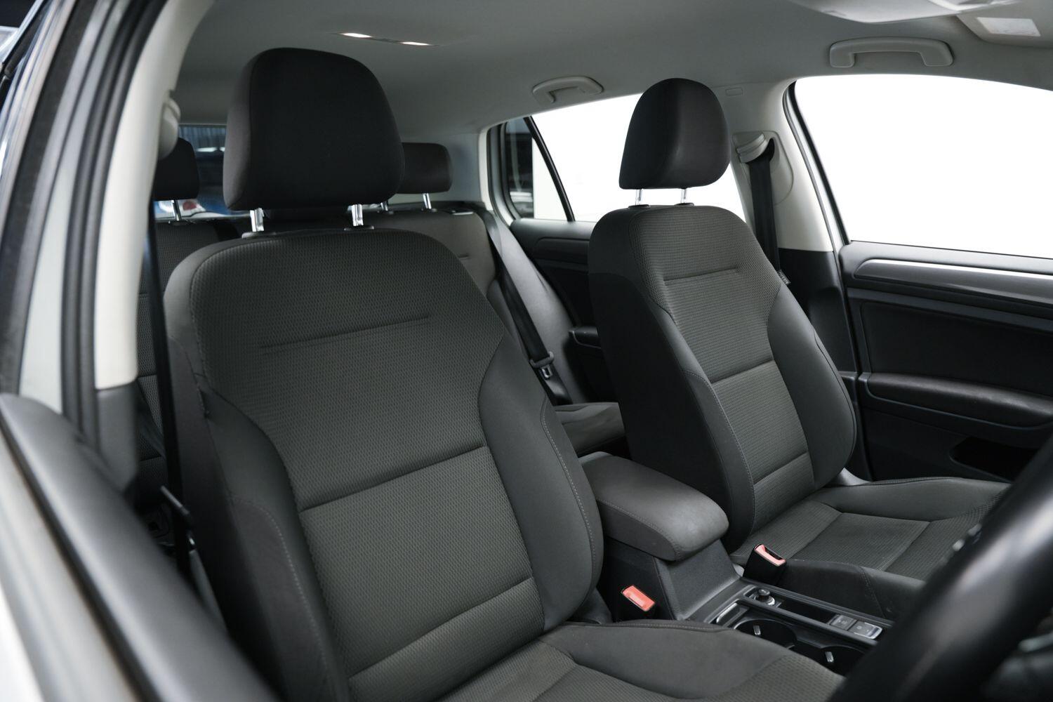 Used Volkswagen Golf 2018 for sale - 76166357: Photo 9