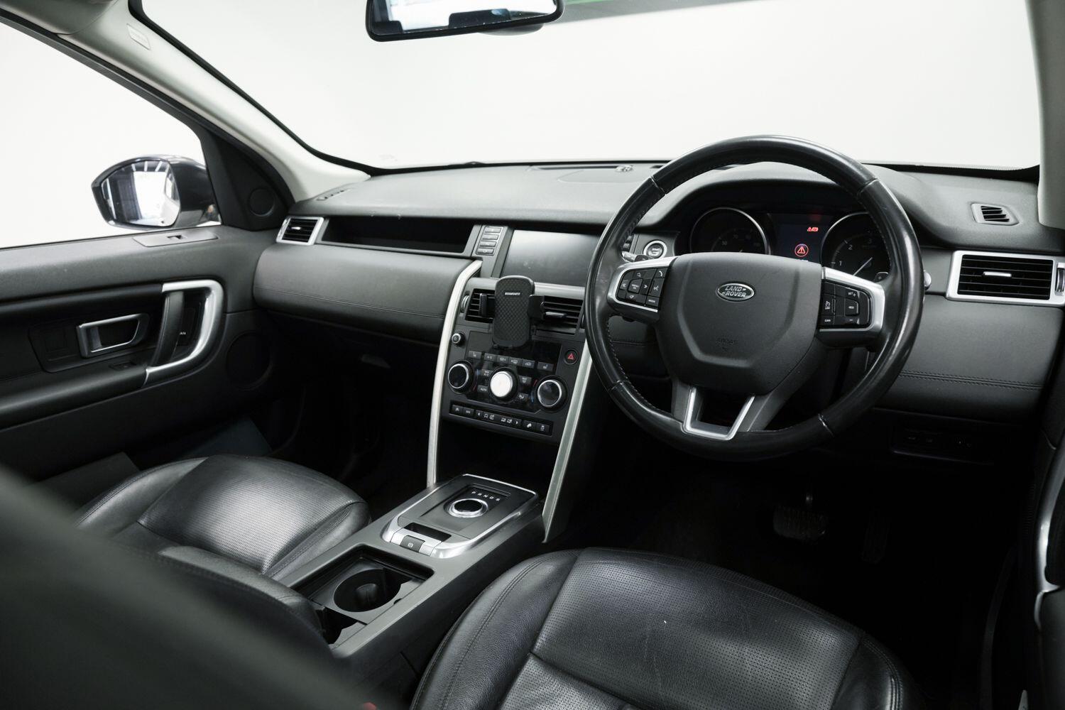 Used Land Rover Discovery Sport 2017 for sale - 76388827: Photo 11