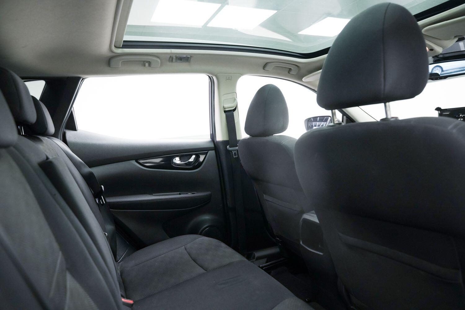 Used Nissan Qashqai 2015 for sale - 77144065: Photo 15