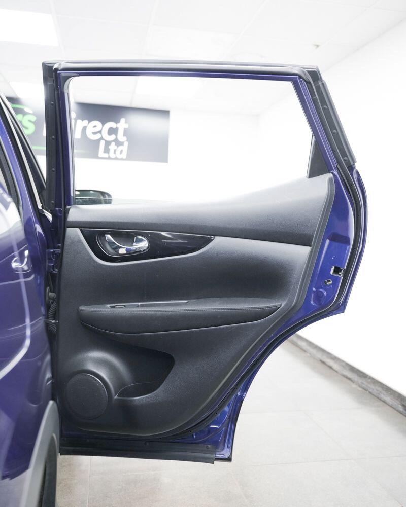 Used Nissan Qashqai 2015 for sale - 77144065: Photo 17