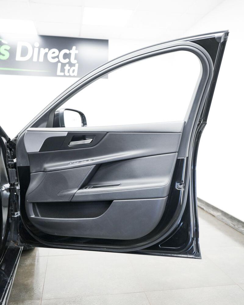 Used Jaguar XE 2019 for sale - 76823699: Photo 19