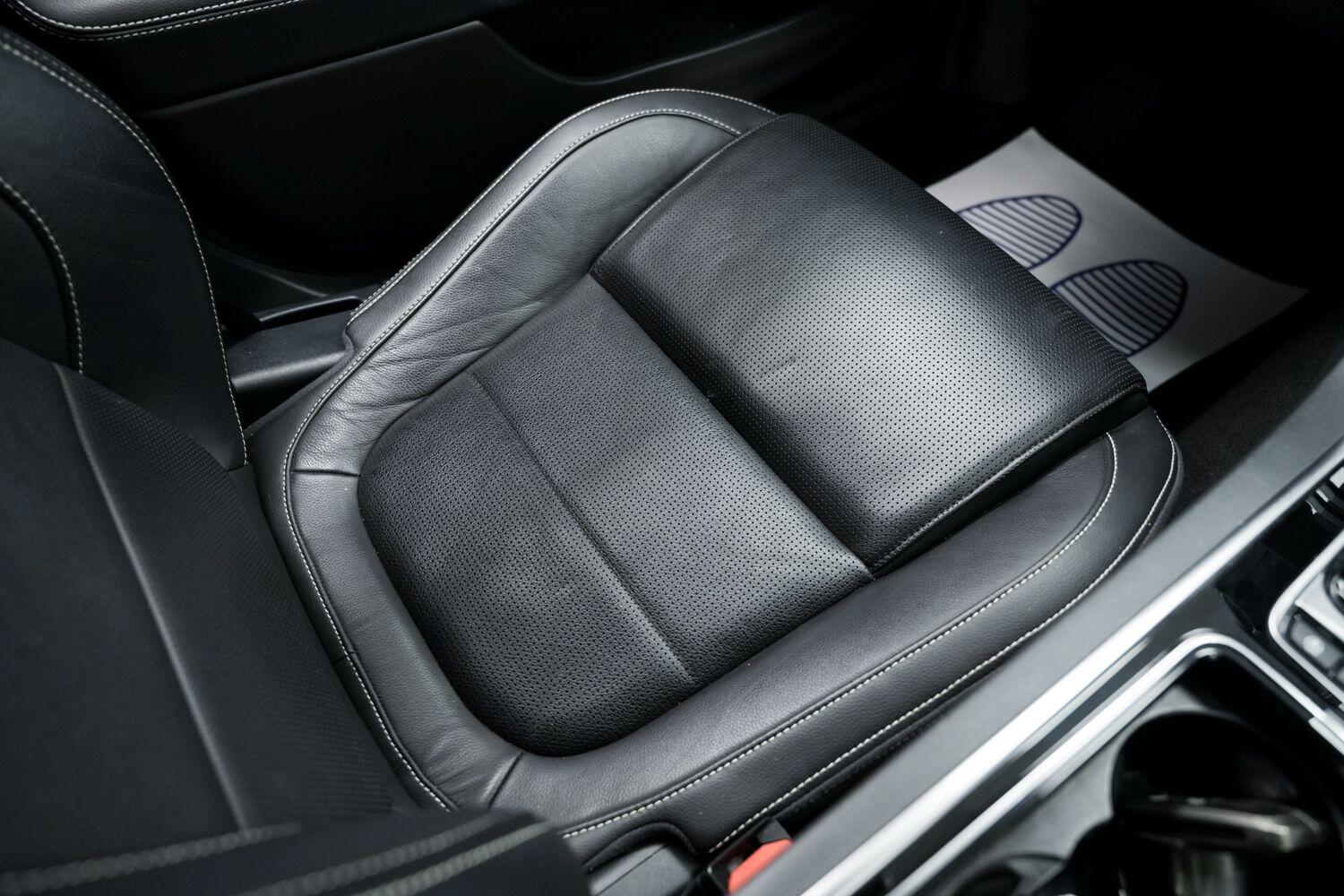 Used Jaguar XE 2019 for sale - 76823699: Photo 23