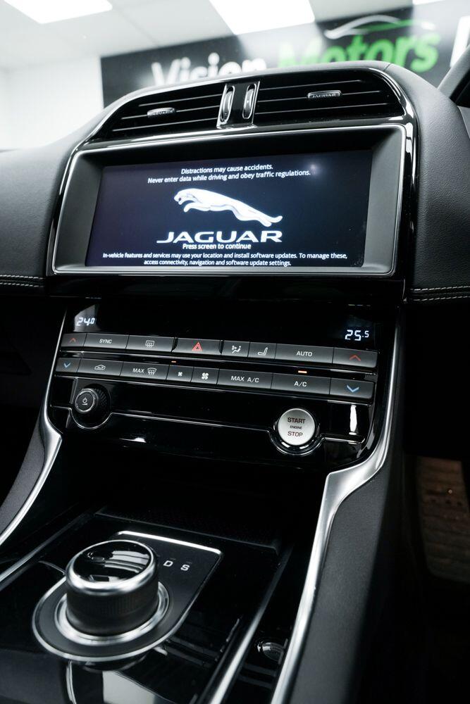 Used Jaguar XE 2019 for sale - 76823699: Photo 25