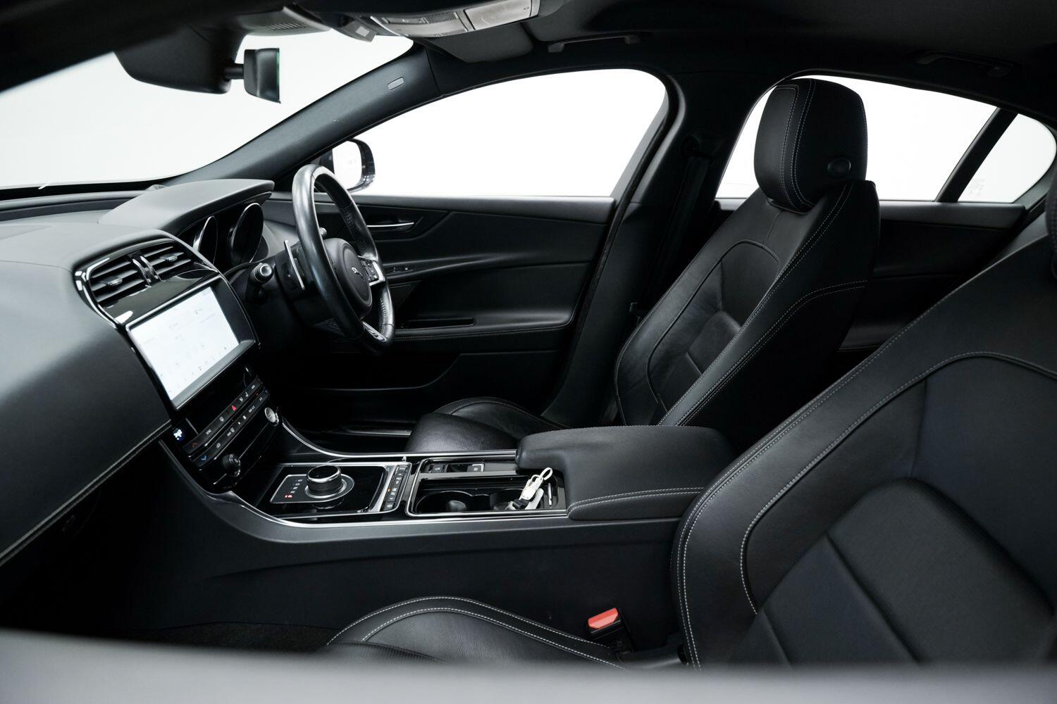 Used Jaguar XE 2019 for sale - 76823699: Photo 32