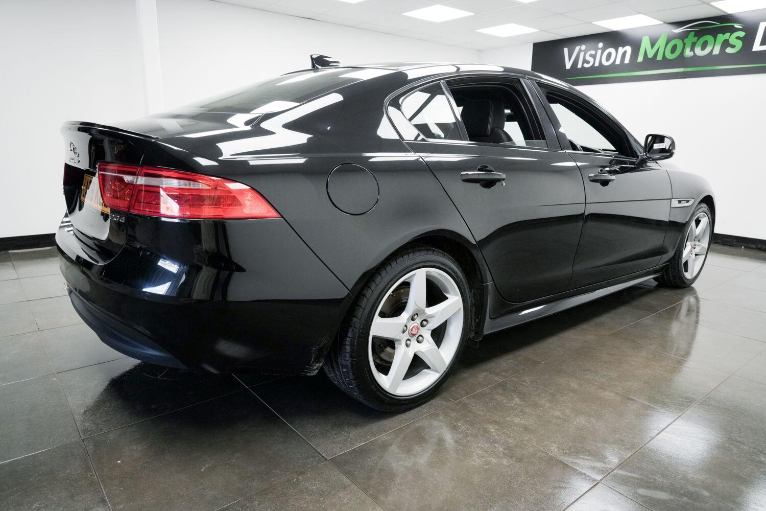 Used Jaguar XE 2019 for sale - 76823699: Photo 4