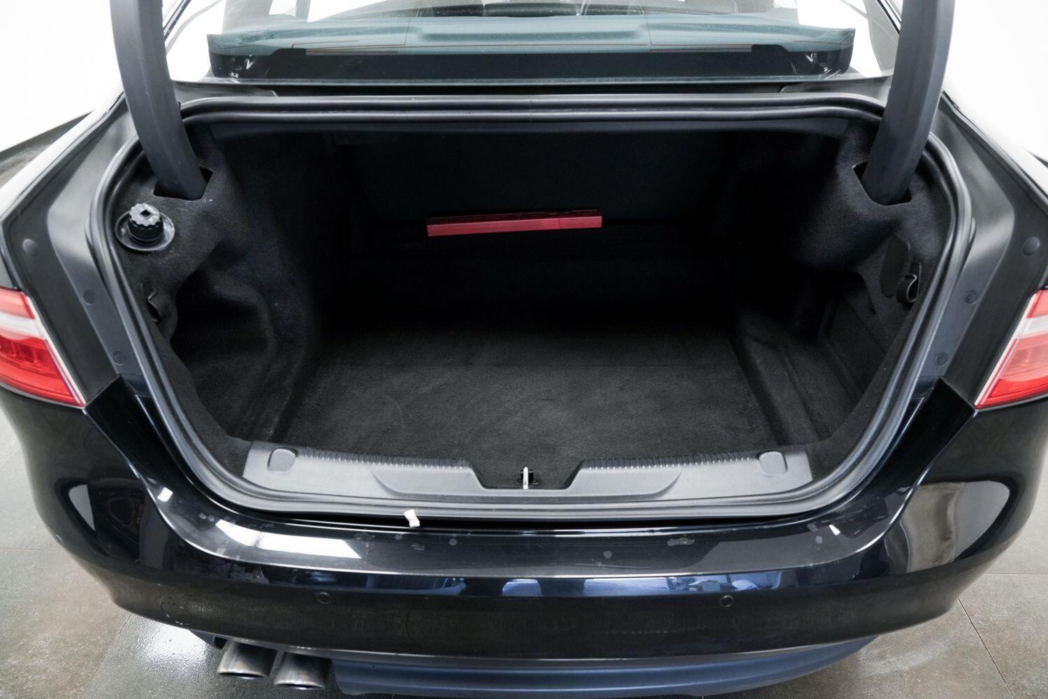 Used Jaguar XE 2019 for sale - 76823699: Photo 9