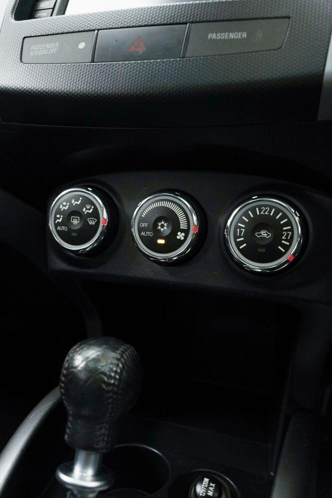 Used Mitsubishi Outlander 2012 for sale - 77081732: Photo 24