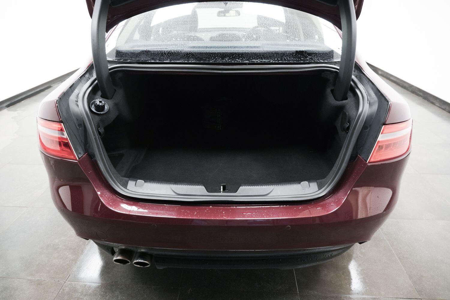 Used Jaguar XE 2016 for sale - 77454679: Photo 9