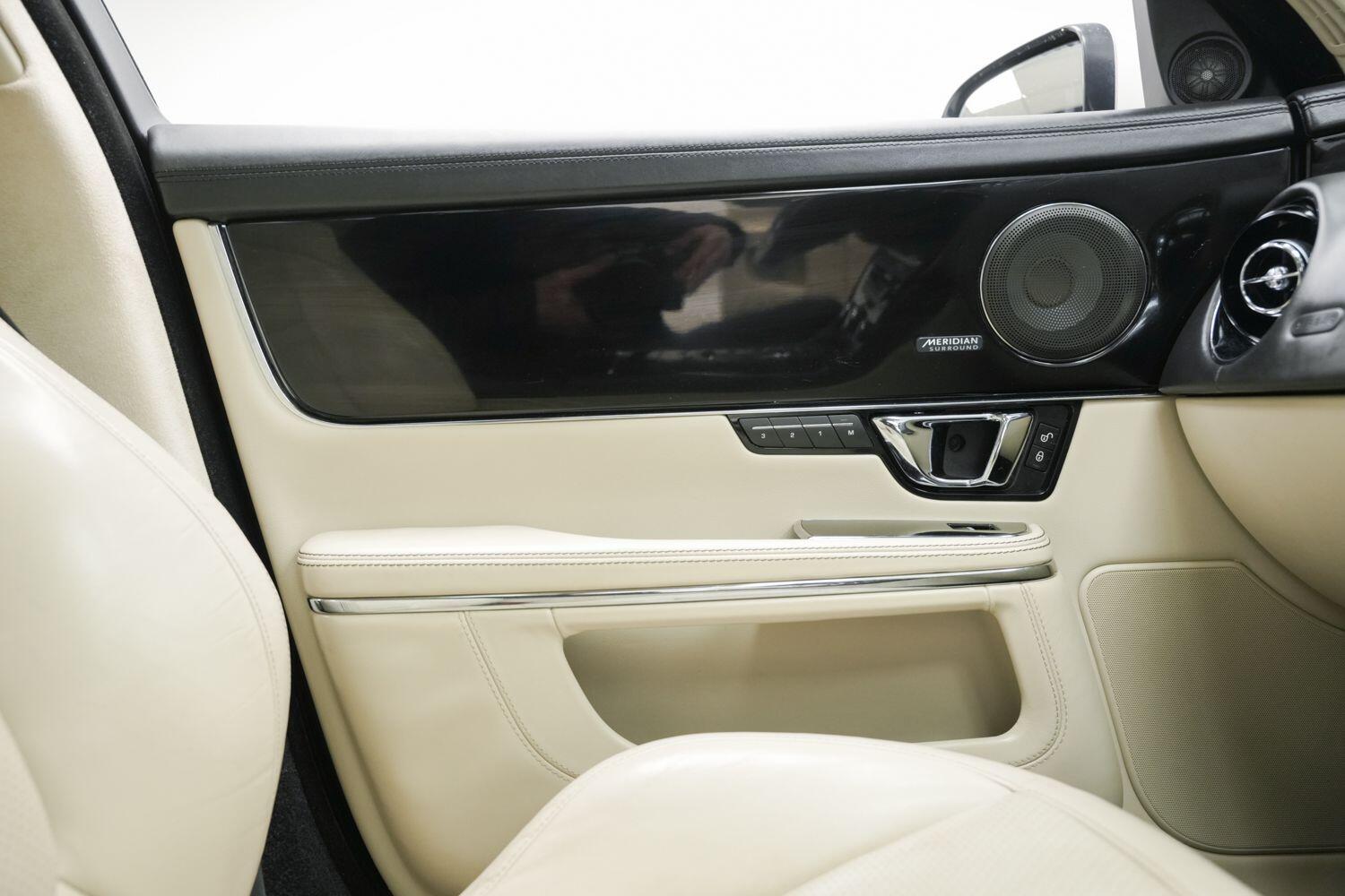 Used Jaguar XJ 2014 for sale - 77166717: Photo 24