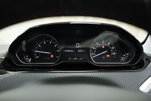 Used Peugeot 208 2017 for sale - 74849149: Photo 26