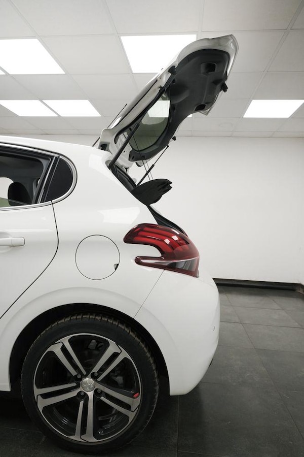 Used Peugeot 208 2017 for sale - 74849149: Photo 9