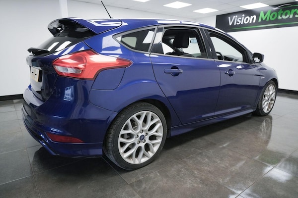 Used Ford Focus 2017 for sale - 76084260: Photo 4