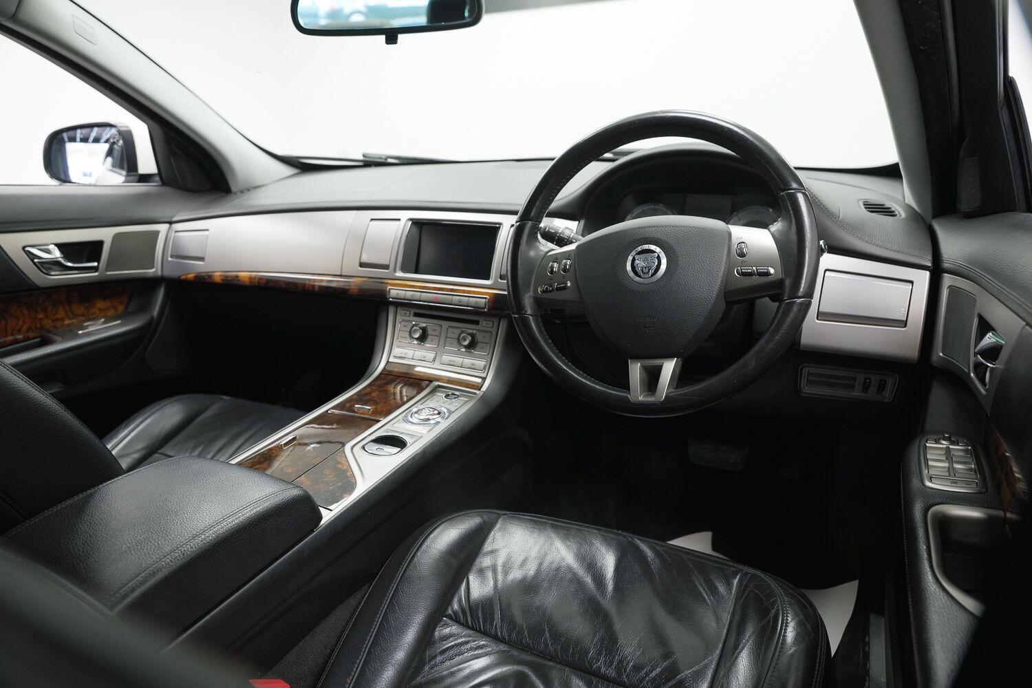 Used Jaguar XF 2010 for sale - 77898172: Photo 10