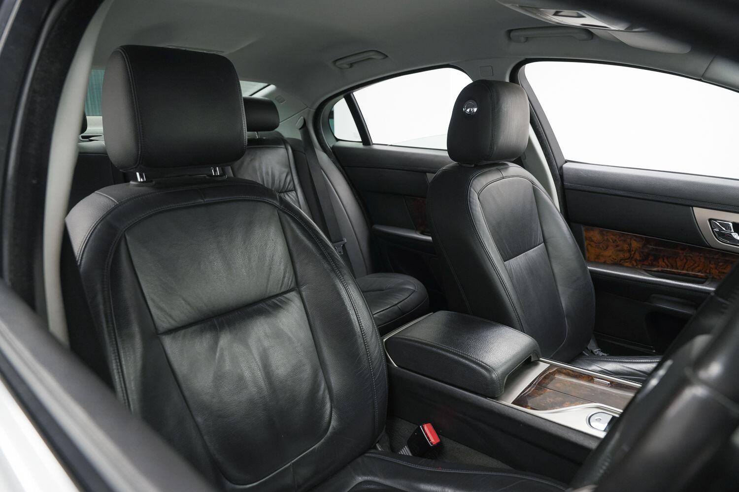 Used Jaguar XF 2010 for sale - 77898172: Photo 11