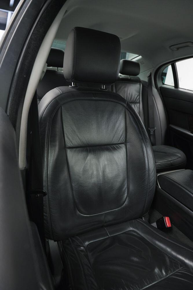 Used Jaguar XF 2010 for sale - 77898172: Photo 12