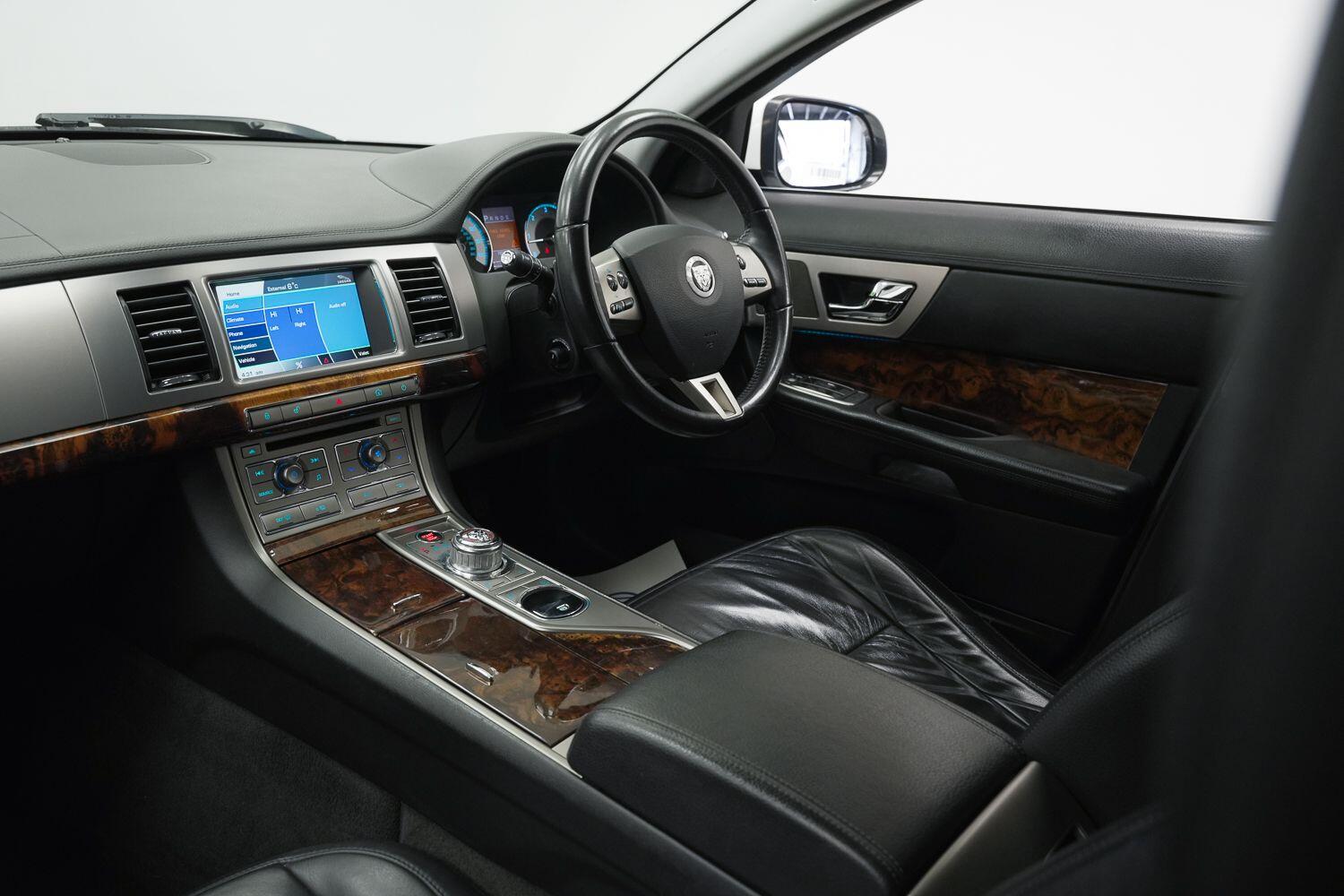 Used Jaguar XF 2010 for sale - 77898172: Photo 20