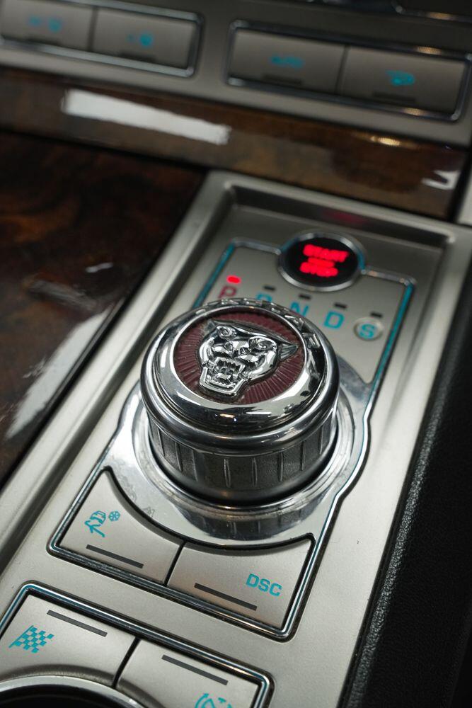 Used Jaguar XF 2010 for sale - 77898172: Photo 25