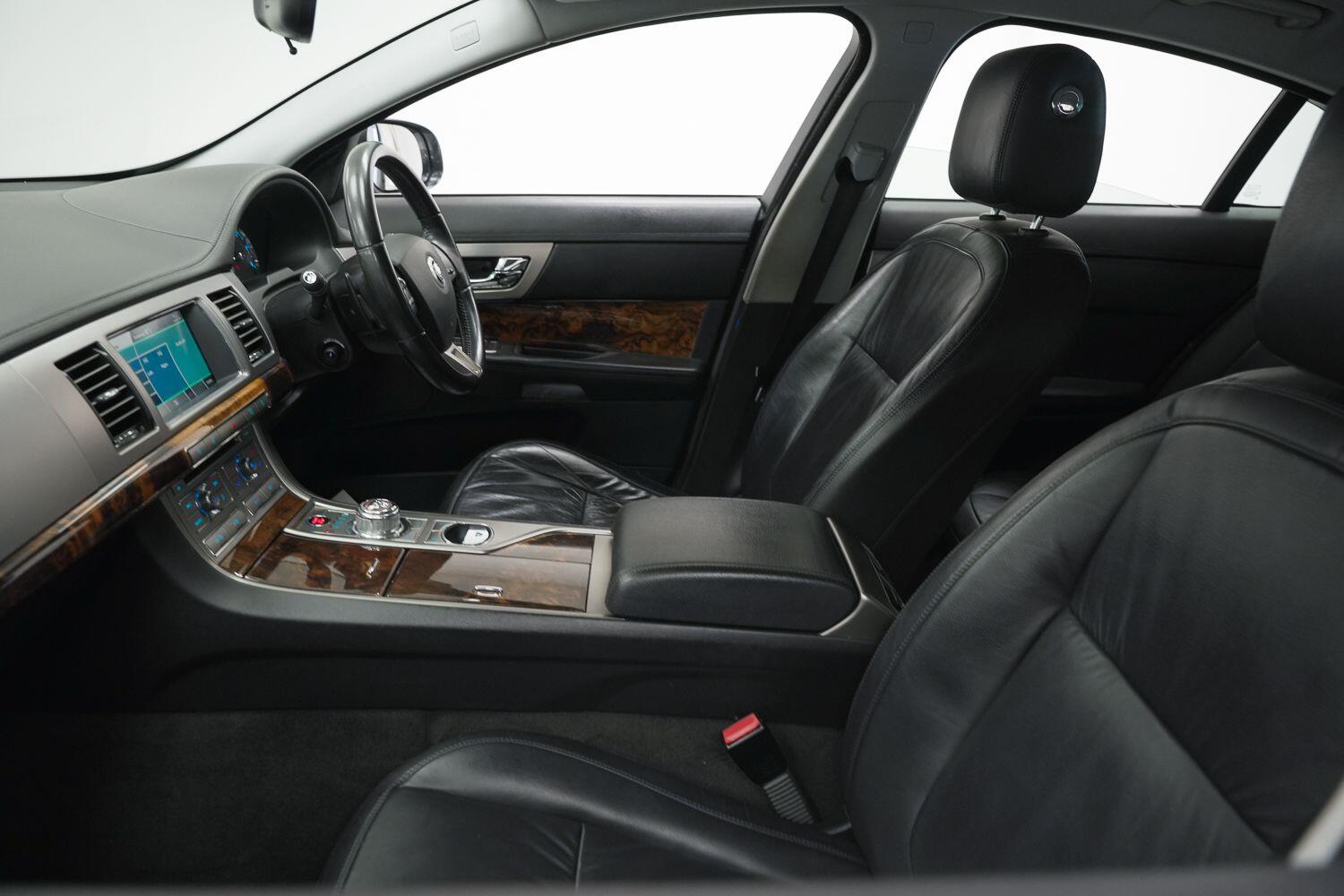 Used Jaguar XF 2010 for sale - 77898172: Photo 29