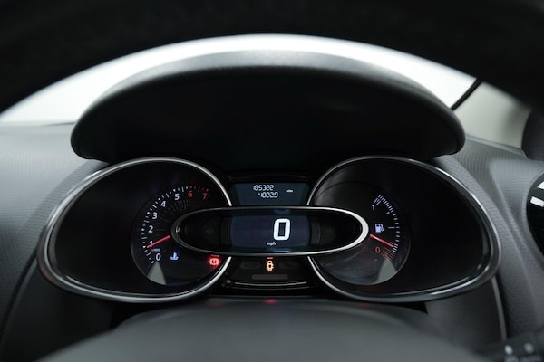 Used Renault Clio 2017 for sale - 76166647: Photo 25