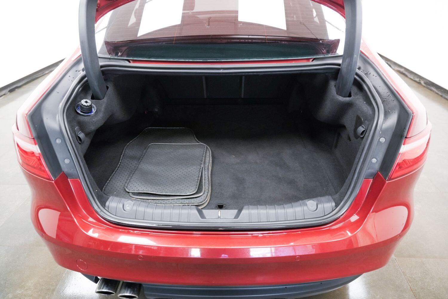 Used Jaguar XF 2017 for sale - 77455020: Photo 9