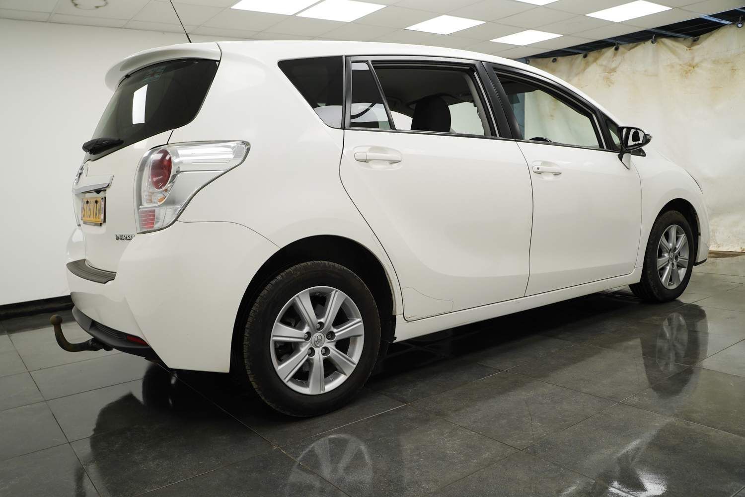 Used Toyota Verso 2015 for sale - 76780869: Photo 4