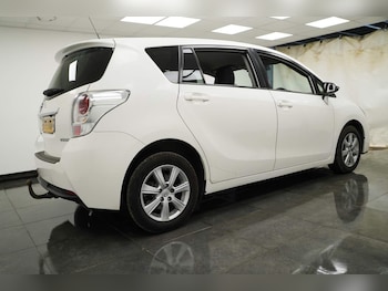 Used Toyota Verso 2015 for sale - 76780869: Photo
