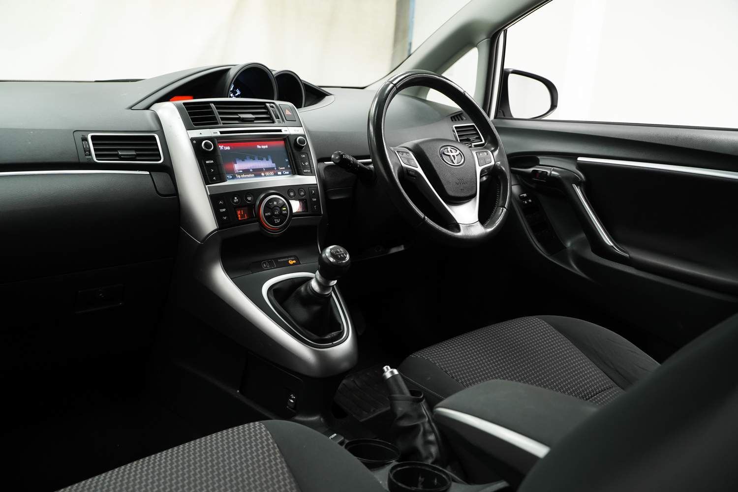 Used Toyota Verso 2015 for sale - 76780869: Photo 9