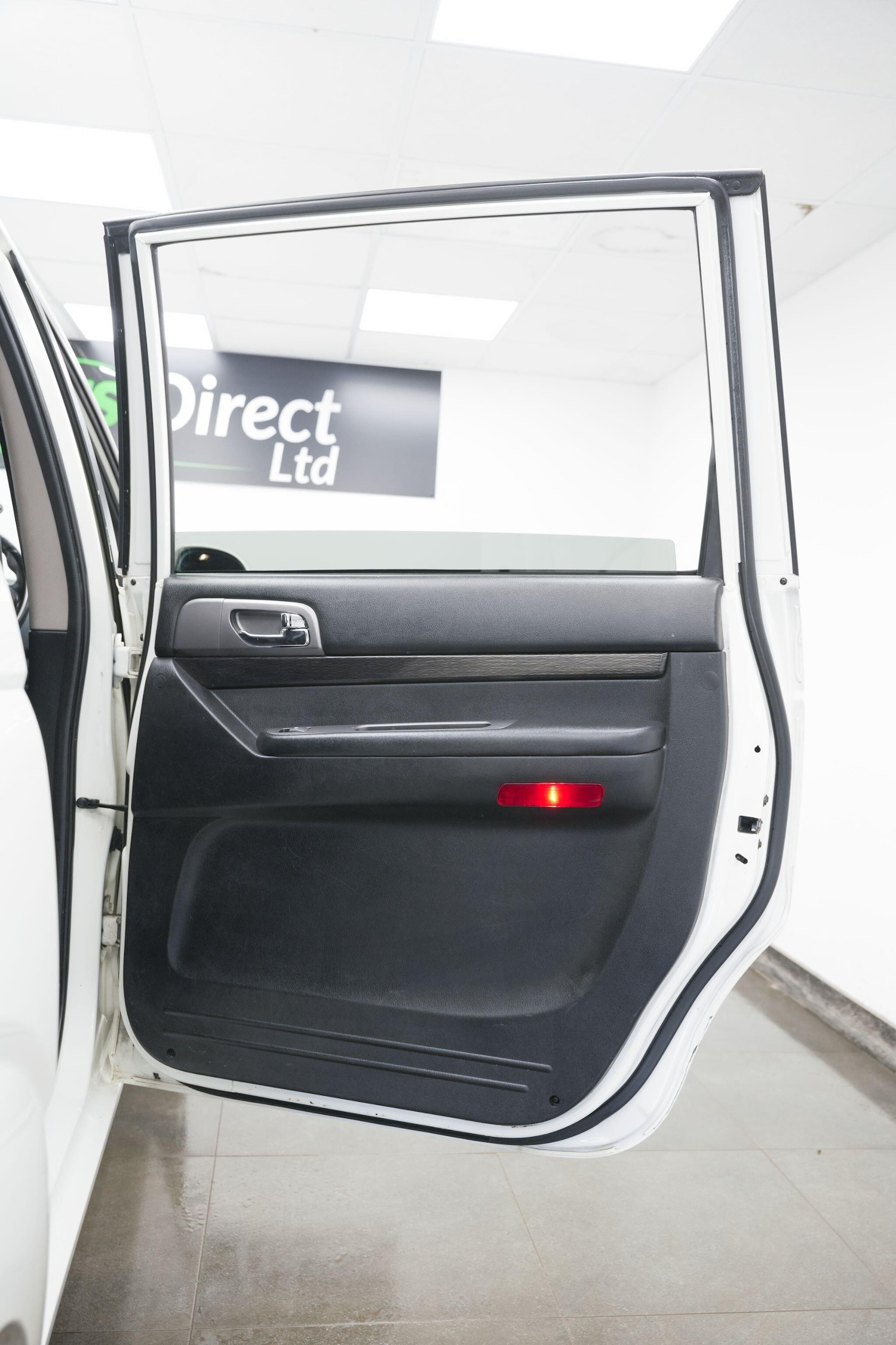 Used Ssangyong Turismo 2017 for sale - 78219930: Photo 17