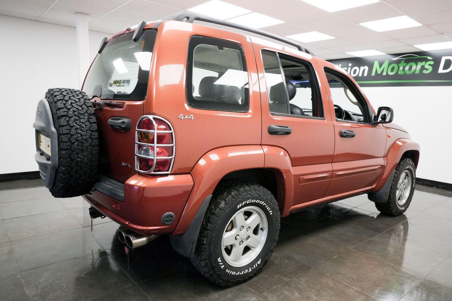 Used Jeep Cherokee 2002 for sale - 77454935: Photo 4