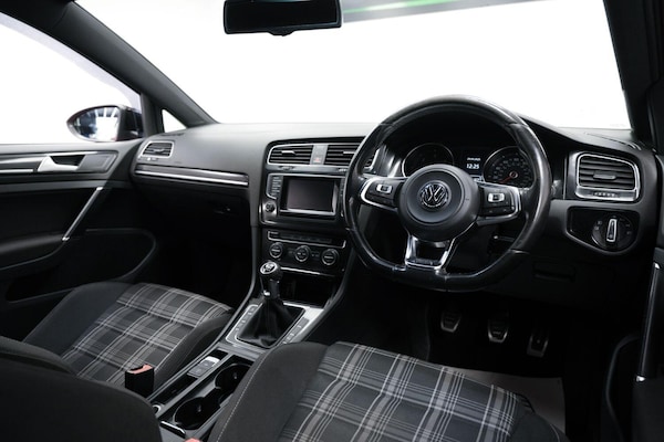 Used Volkswagen Golf 2014 for sale - 76166365: Photo 9