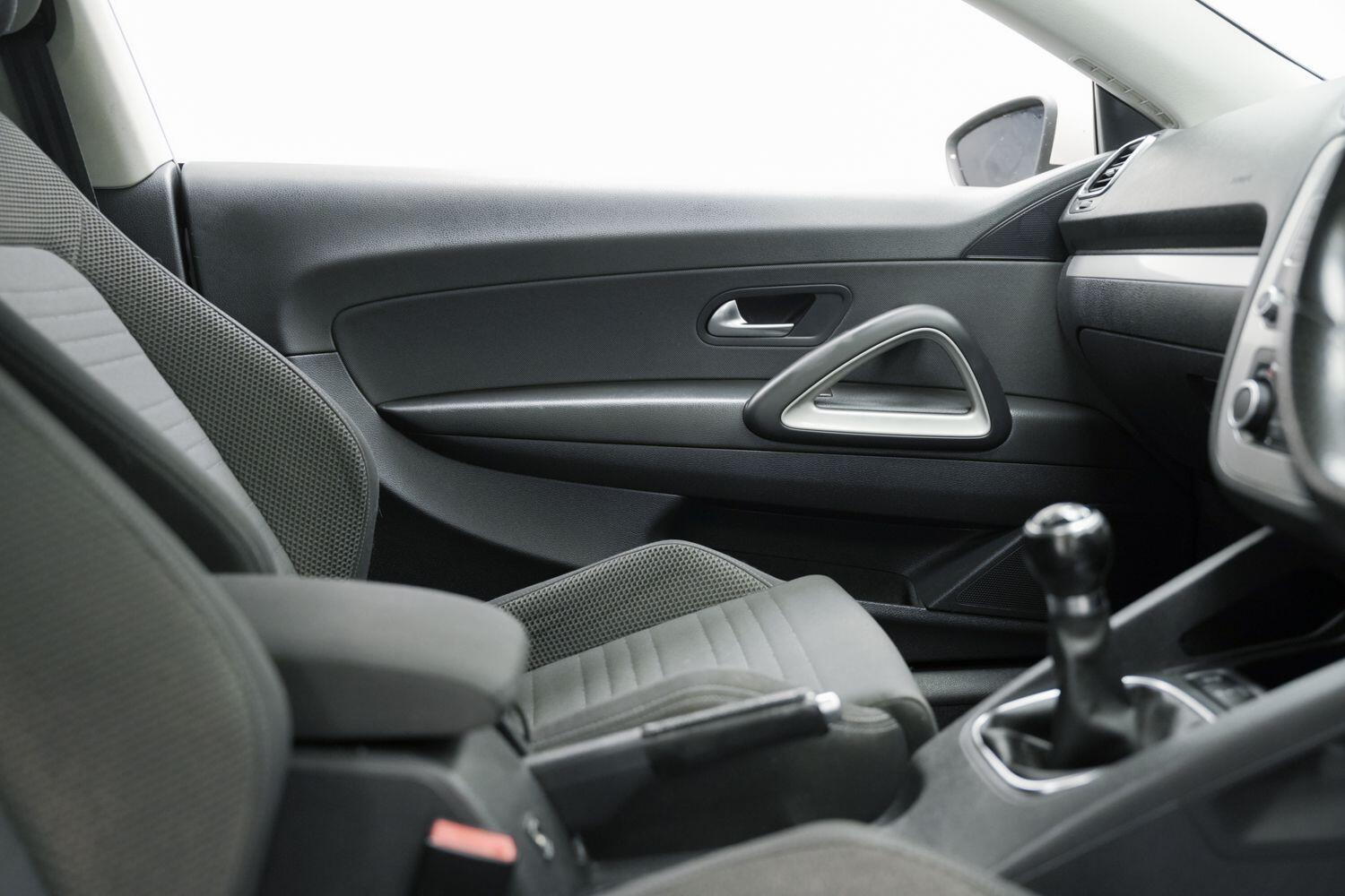 Used Volkswagen Scirocco 2011 for sale - 76408863: Photo 19