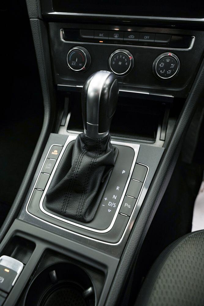 Used Volkswagen Golf 2017 for sale - 77612518: Photo 22