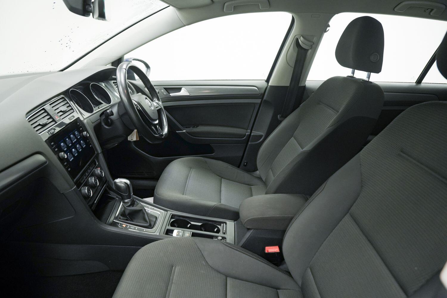 Used Volkswagen Golf 2017 for sale - 77612518: Photo 28