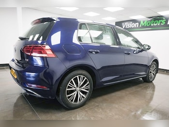 Used Volkswagen Golf 2017 for sale - 77612518: Photo