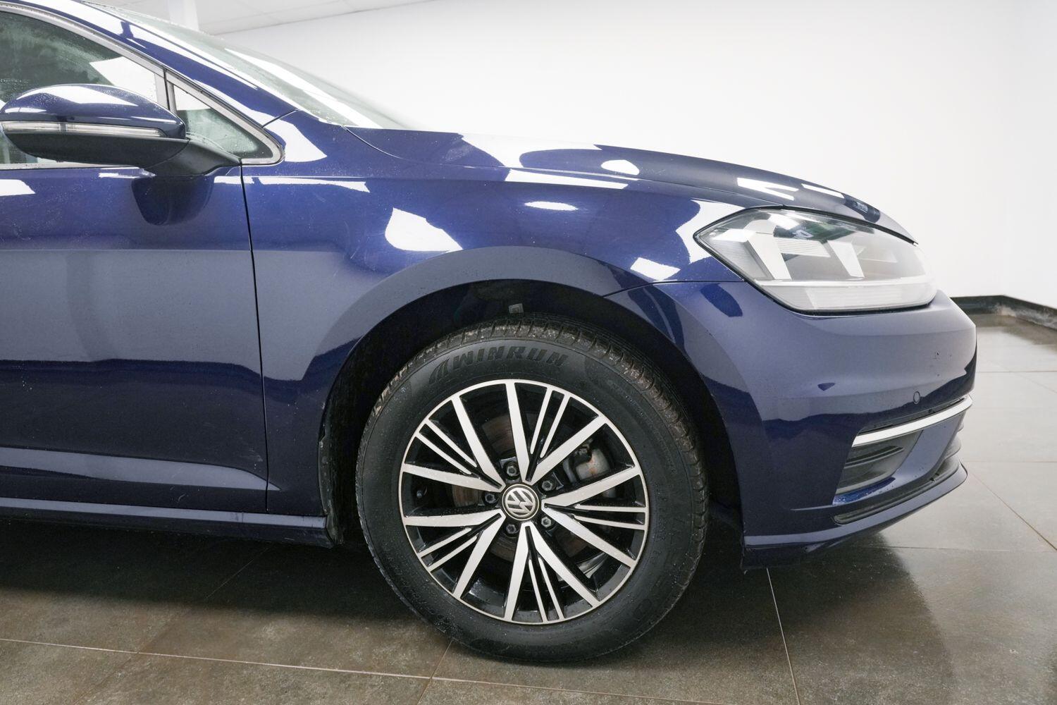 Used Volkswagen Golf 2017 for sale - 77612518: Photo 5