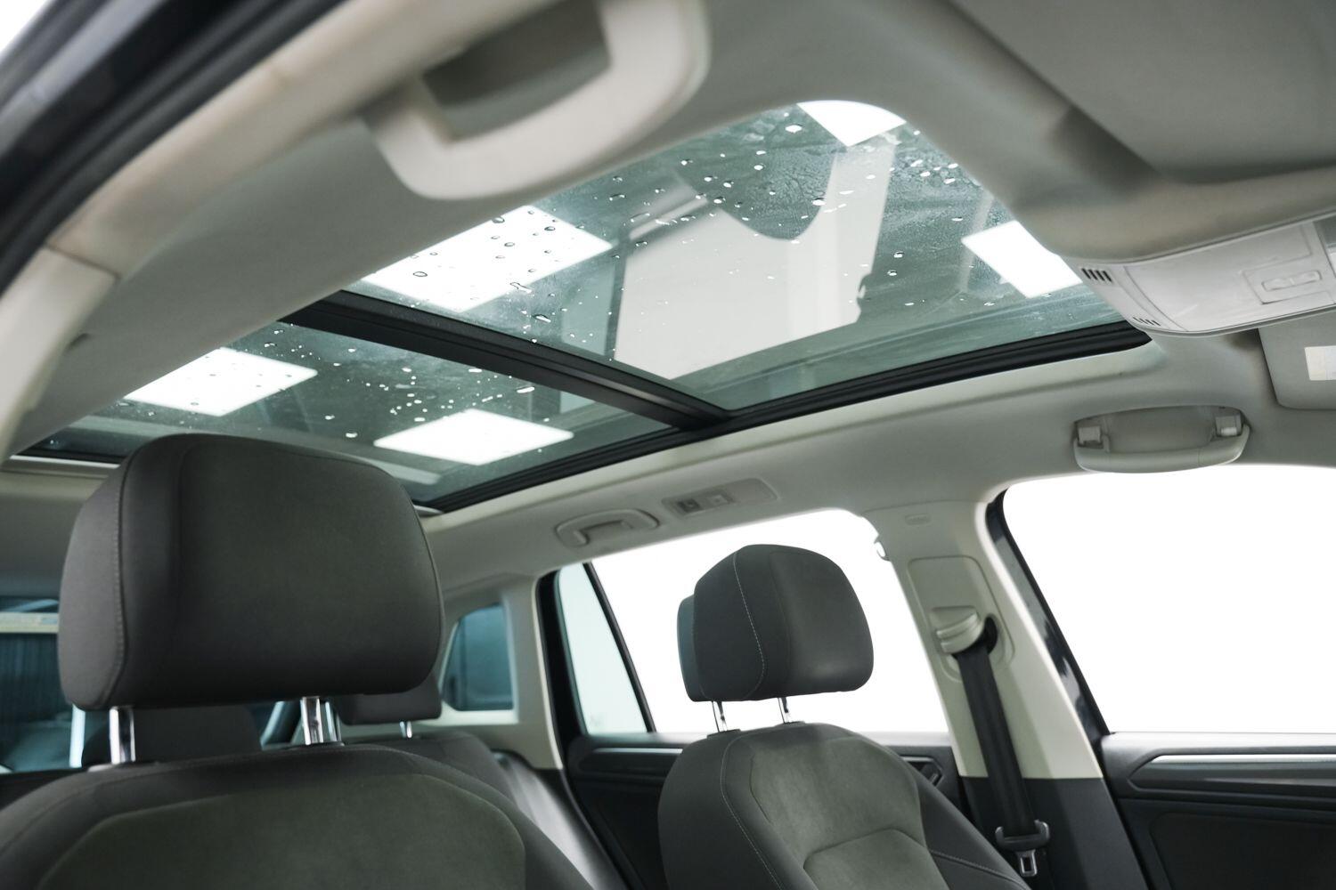 Used Volkswagen Tiguan 2018 for sale - 76743181: Photo 12