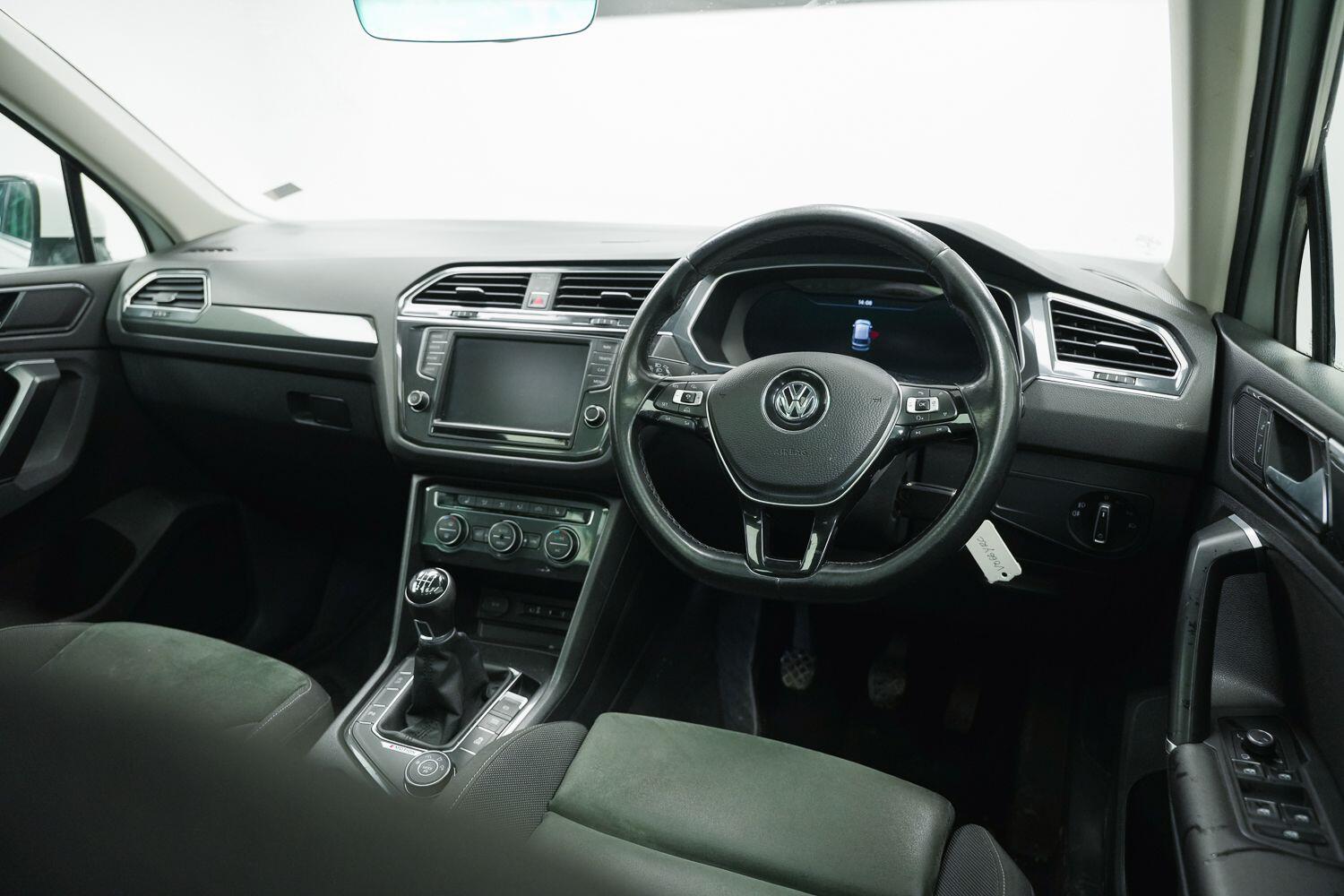 Used Volkswagen Tiguan 2016 for sale - 77898168: Photo 10