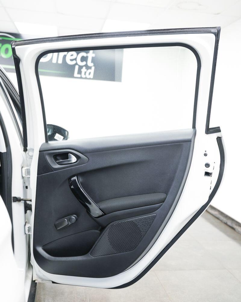 Used Peugeot 2008 2016 for sale - 77166800: Photo 17