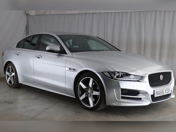 Used Jaguar XE 2016 for sale - 78843072: Photo