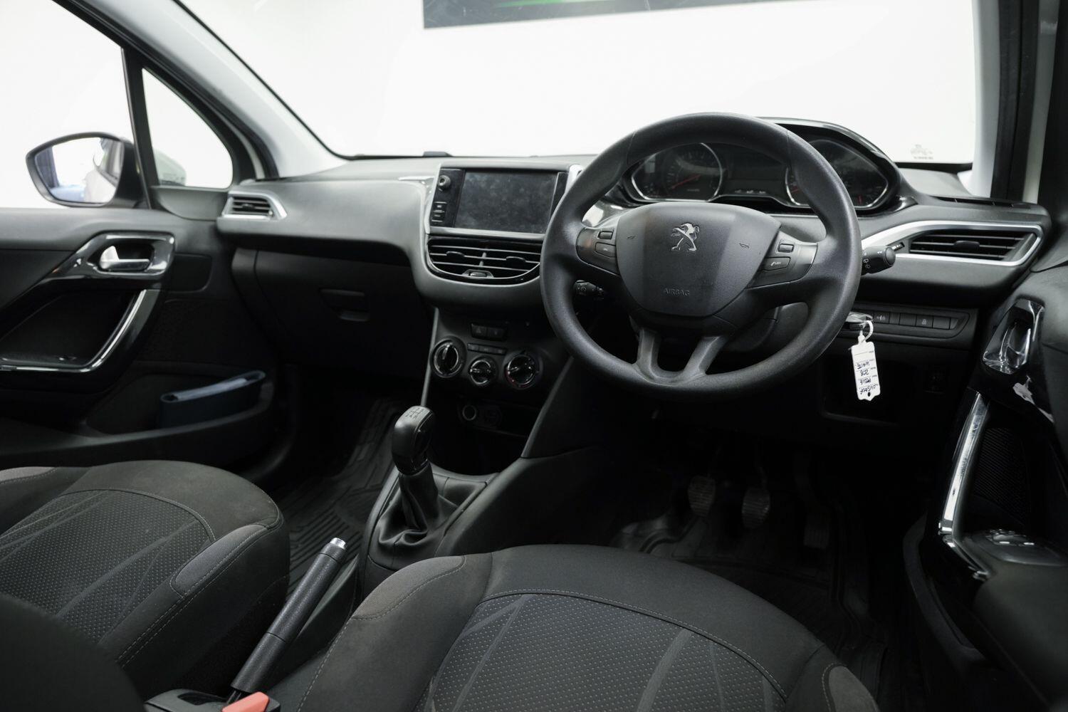 Used Peugeot 208 2015 for sale - 76388478: Photo 10