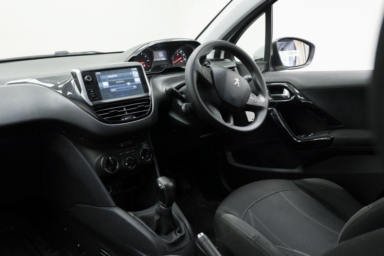 Used Peugeot 208 2015 for sale - 76388478: Photo 17