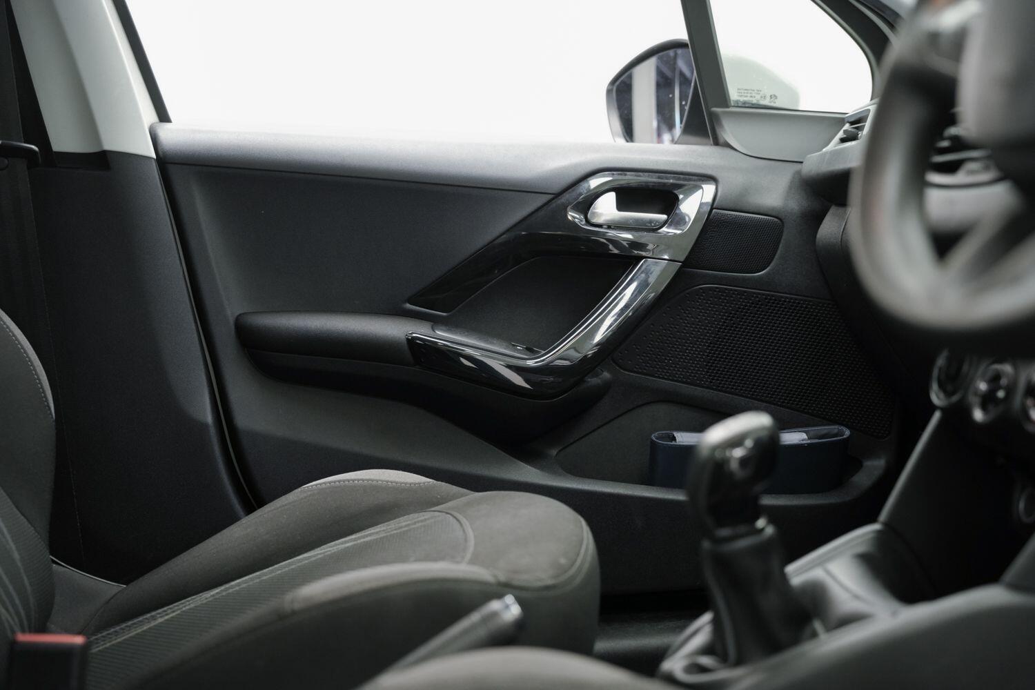 Used Peugeot 208 2015 for sale - 76388478: Photo 18