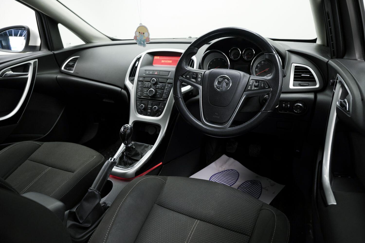 Used Vauxhall Astra 2013 for sale - 77040860: Photo 11