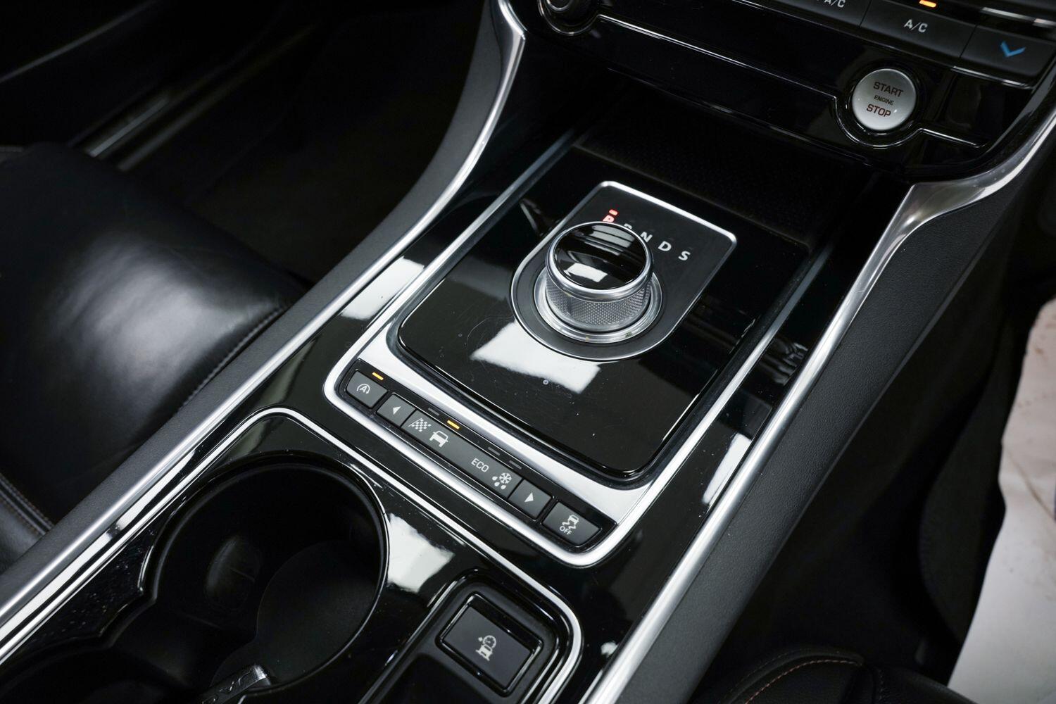 Used Jaguar XE for sale - 77237951: Photo 25